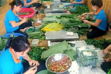 Nem chua Thanh Hóa 'cháy hàng', giá tăng gấp đôi ngày cận Tết vẫn không đủ bán