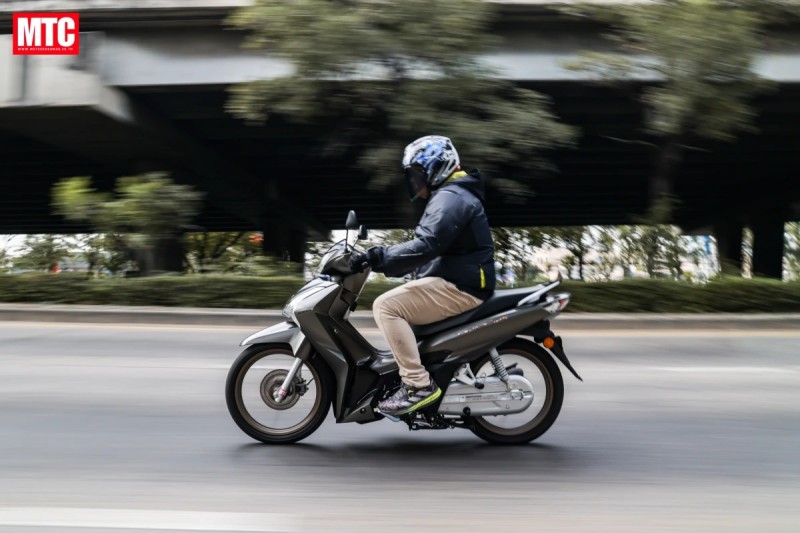 Honda Wave 125 2026 "trình làng": Vua xe số thực dụng đã được thêm phanh CBS, có Smartkey, ăn 71km/lít xăng