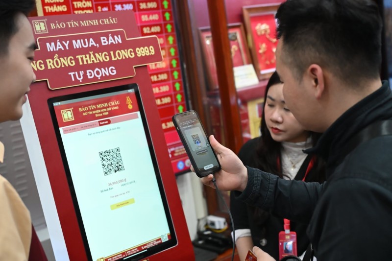 Chưa từng có: Vàng được bán bằng máy tự động, đồng vàng, bạc thỏi gây "sốt" ngày Vía Thần Tài