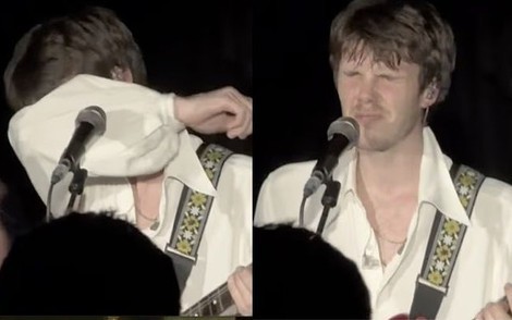 Cậu út nhà Beckham "trách móc" anh cả rồi tự mình bật khóc, lấy áo lau nước mắt, drama gia đình khiến ai cũng mệt mỏi!