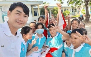 Bài dự thi cuộc thi viết "Người thầy kính yêu": Chọn lối đi để ngôi trường quê hương khởi sắc