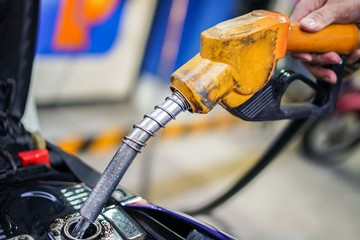 Giá xăng dầu hôm nay 11/5: Dầu thế giới tăng mạnh, trong nước ở mức thấp