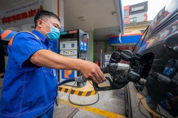Giá xăng dầu hôm nay 25/10: Thế giới có tuần tăng mạnh, trong nước trái chiều