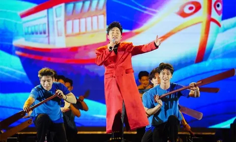 Sân khấu Legend Fest 2025: Tùng Dương đầy nội lực, Chi Pu bùng cháy