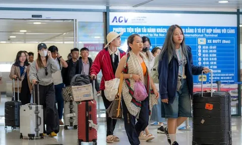 Hơn 219.000 lượt khách qua Nội Bài, Tân Sơn Nhất trong ngày cuối kỳ nghỉ lễ