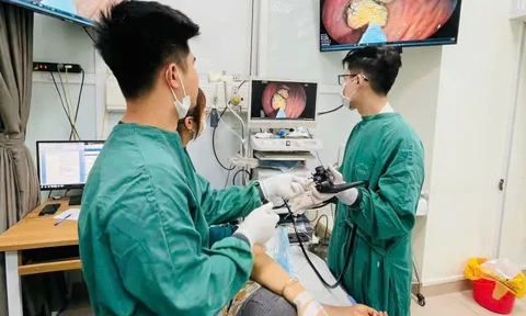 Nguy cơ thủng dạ dày do thói quen ăn uống thiếu khoa học