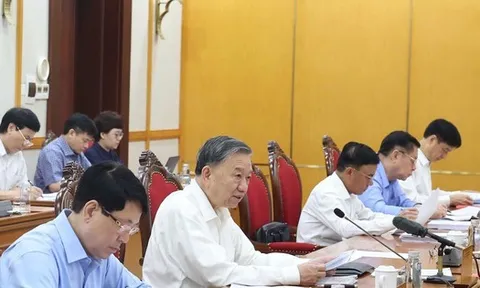Thông báo chủ trương của Bộ Chính trị, Ban Bí thư về dự kiến nhân sự chủ chốt địa phương sau sáp nhập