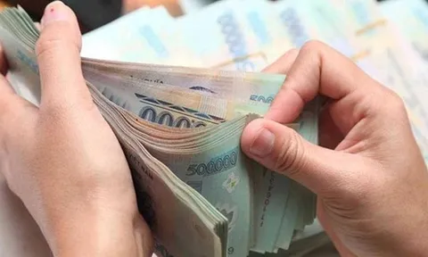 Nghỉ việc do sắp xếp bộ máy được hưởng ngay lương hưu kèm 2 chế độ