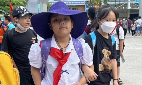 Hà Nội: Xác minh cô giáo dạy thêm học sinh chính khóa