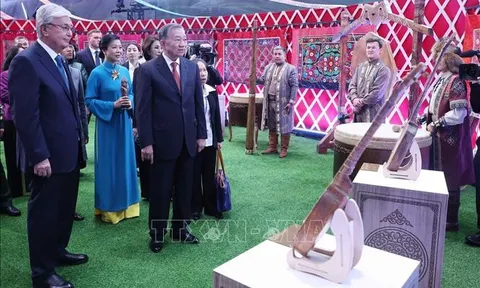 Tổng Bí thư Tô Lâm cùng Phu nhân tham quan Làng Văn hóa Dân tộc tại Kazakhstan
