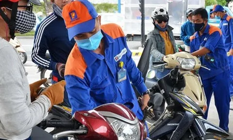 Đề xuất giảm 2% thuế VAT với xăng dầu, máy giặt, lò vi sóng