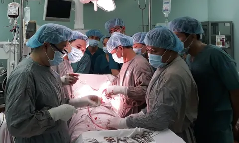 Người đàn ông dập nát nội tạng, gãy cột sống thoát chết kỳ diệu