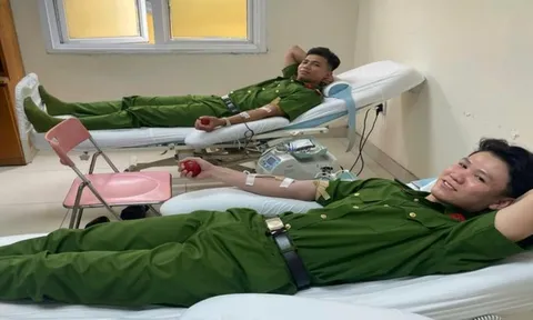 3 chiến sĩ cảnh sát hiến máu cứu sống nữ bệnh nhân qua cơn nguy kịch