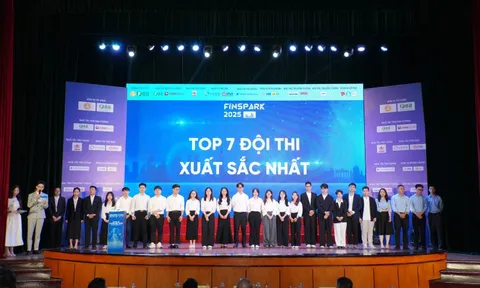 Chung kết FinSpark 2025: Khép lại hành trình ươm mầm tài năng fintech trẻ