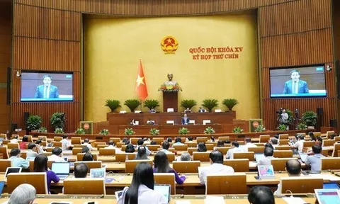 Trình Quốc hội bổ sung ngân sách để chi trả chế độ sau sắp xếp bộ máy, miễn học phí