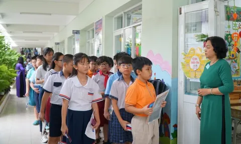 'Nghẹt thở' tuyển sinh lớp 6 tại TPHCM: Thí sinh tăng vọt, tỷ lệ chọi cao chót vót