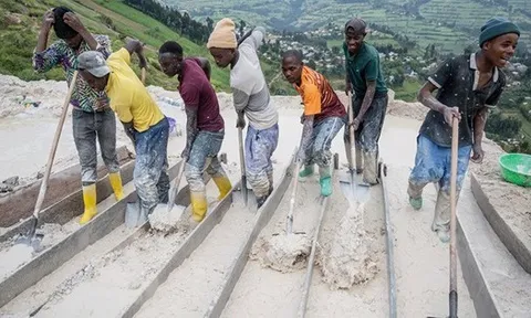 Bên trong 'mỏ vàng đen' coltan Congo nuôi sống thế giới công nghệ