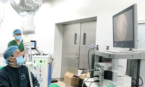 Ứng dụng laser công suất cao cứu bệnh nhân mắc ba bệnh tiết niệu phức tạp