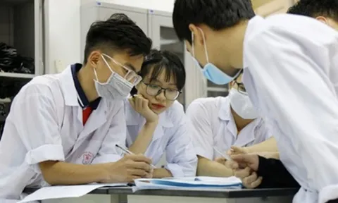 Cơ hội nào cho thí sinh xét tuyển vào trường Y, Dược với tổ hợp C00, D01, A01