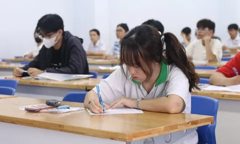 Thí sinh 'tố' bị mất oan 30 phút làm bài tại kỳ thi riêng lớn nhất cả nước