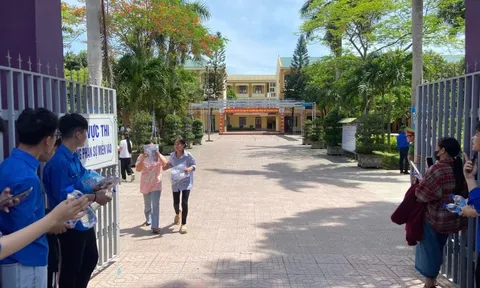 Đình chỉ thầy giáo coi thi phát ngôn 'Học chi cho lắm rồi cũng đi làm công nhân'