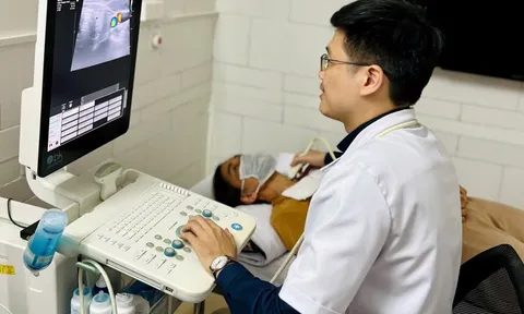 Ung thư tuyến giáp tăng nhanh ở phụ nữ trẻ: Nhận biết sớm để không 'chạy sau bệnh'