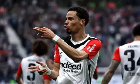 Liverpool đứng trước nguy cơ bị Arsenal vượt mặt trong cuộc đua giành Ekitike