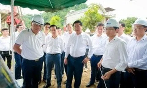 Chỉ đạo nóng của Bộ trưởng Bộ Xây dựng tại công trường cao tốc Đồng Đăng - Trà Lĩnh