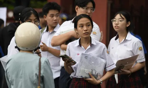 'Đề thi khó' nóng bỏng các diễn đàn: Quy trình ra đề thi cần được chuyên nghiệp hóa
