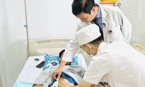 Suýt mất mạng do bị đâm xuyên bụng, thủng nhiều nội tạng
