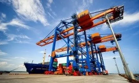 “Ngược chiều” thế giới, kinh tế Việt Nam tăng tốc
