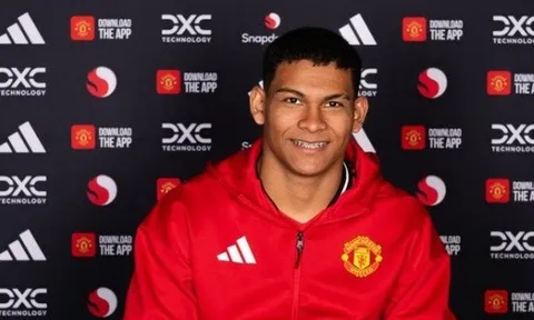 "Quỷ đỏ" Man United chiêu mộ tài năng 18 tuổi