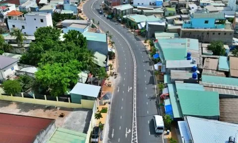 Rạch chống ngập thành đường sau 4 năm cải tạo ở TP.HCM