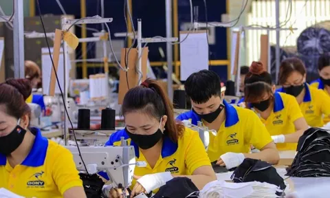 Cùng với tăng lương, đại biểu Quốc hội nêu lý do cần thiết giảm giờ làm