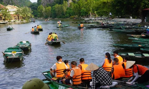 Ninh Bình chủ động bảo đảm an toàn cho khách du lịch trước mưa bão
