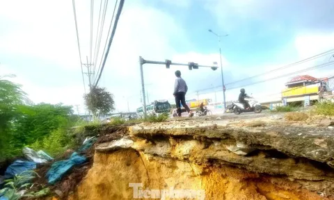 Cận cảnh điểm ngập gây sạt lở khiến TPHCM chi hơn 3.000 tỷ đồng ‘giải cứu’