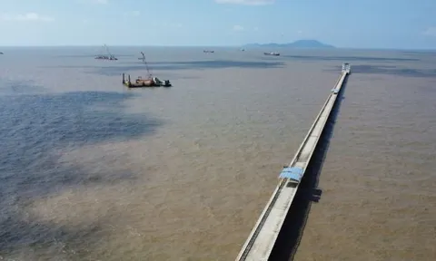 Tin vui với tỉnh Cà Mau: Hàng loạt dự án lớn đồng loạt khởi công, từ cầu vượt biển dài nhất Việt Nam đến cảng 15.000 tỷ đồng