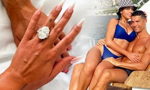 Ronaldo tặng nhẫn kim cương cầu hôn bạn gái